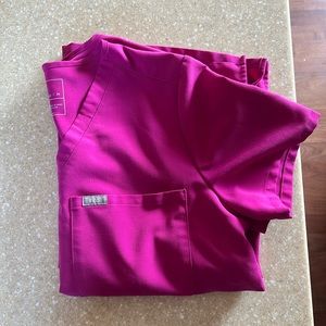 FIGS CATARINA SCRUB TOP RASPBERRY SORBET M